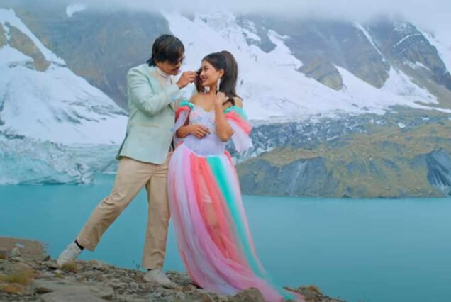 Kashmir Honeymoon Getaway – 4 Nights/5 Days  Adventure