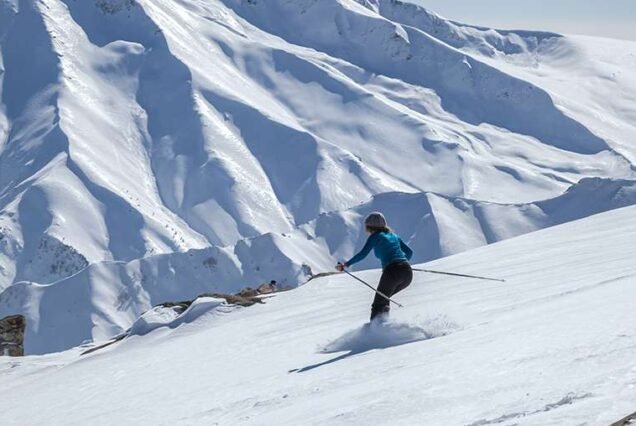 Kashmir Splendid Family Tour - 4 Nights/5 Days From Srinagar to Gulmarg, Pahalgam, and Local Attractions